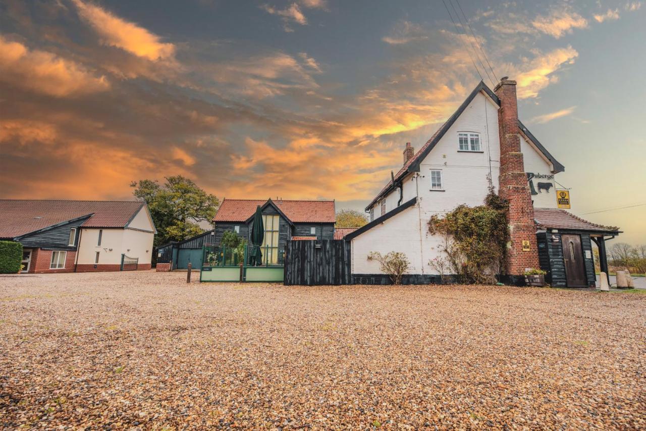 The Auberge Yaxley  Exterior foto