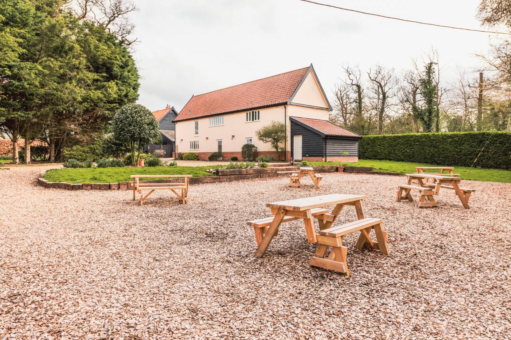 The Auberge Yaxley  Exterior foto